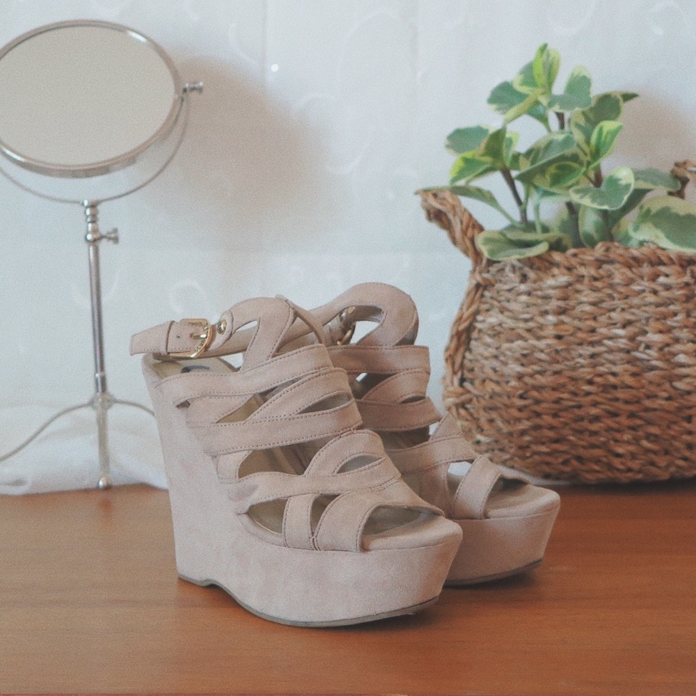 GUESS Summer Wedge Sandal